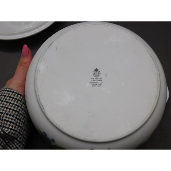 VTG Royal Worcester Ashford Red Trim Porcelain 8"  1.2Qt Covered Casserole Dish - Picture 3 of 3